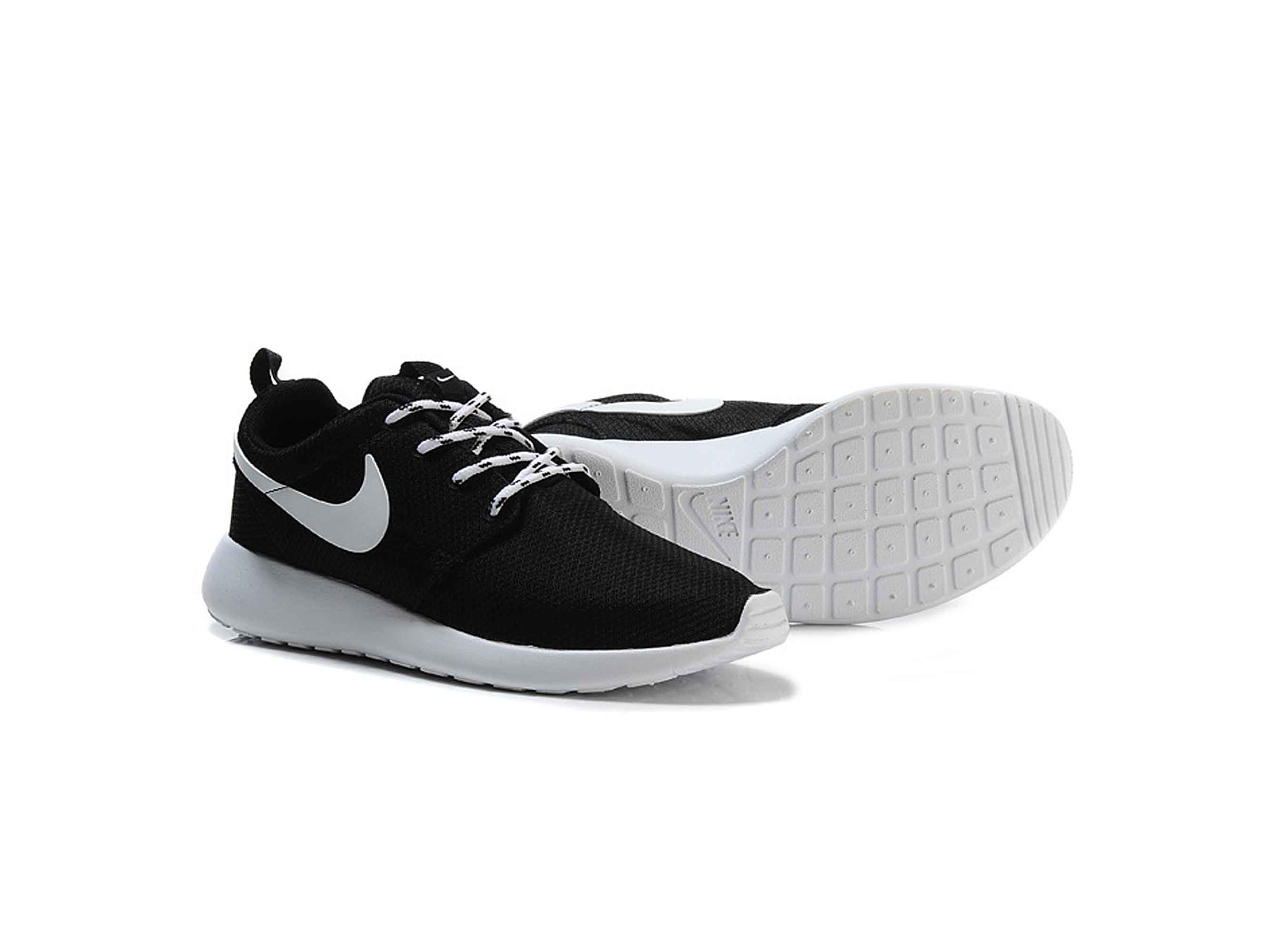 Nike Roshe Run Simply Black