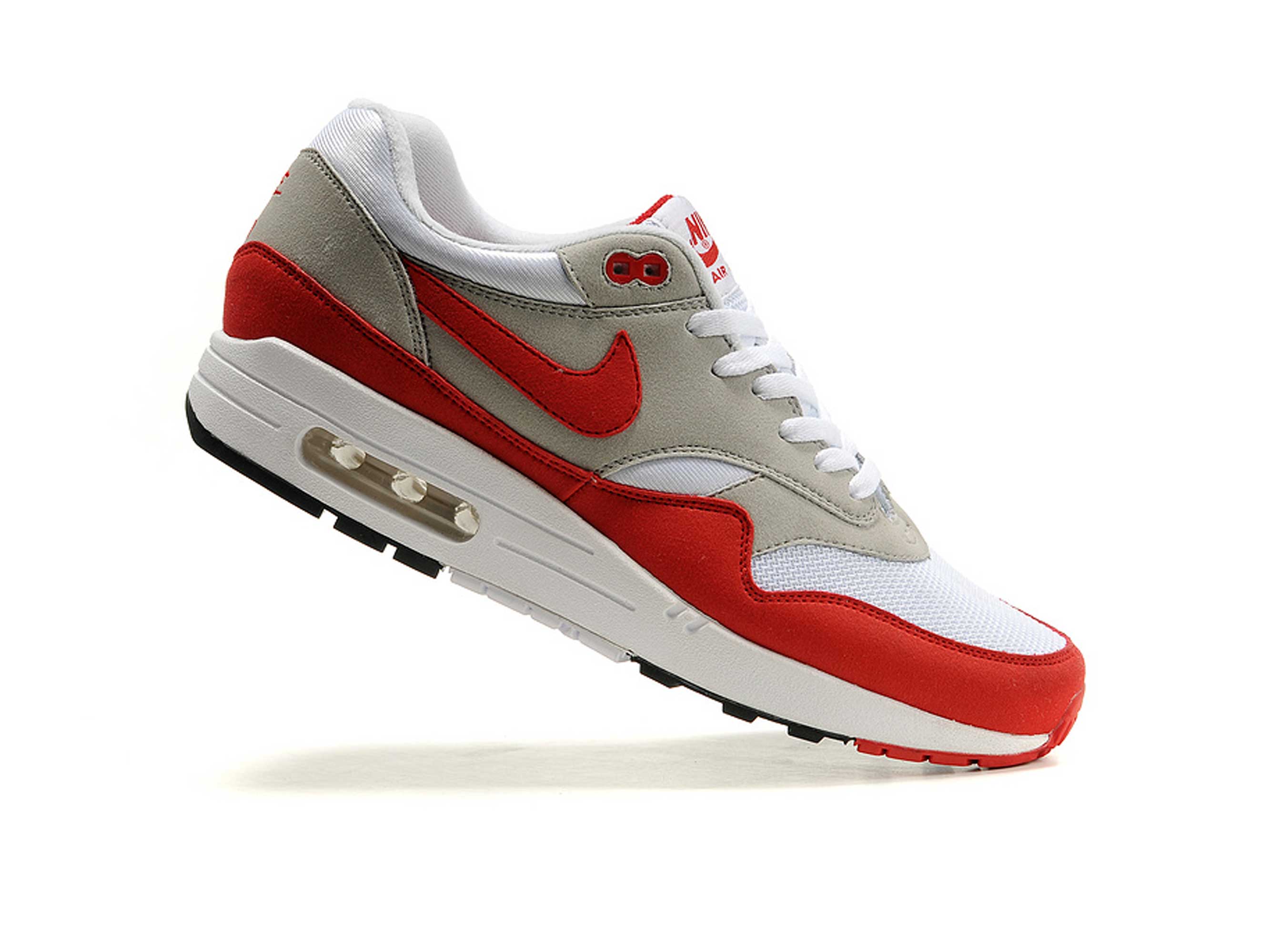red nike trainers air max