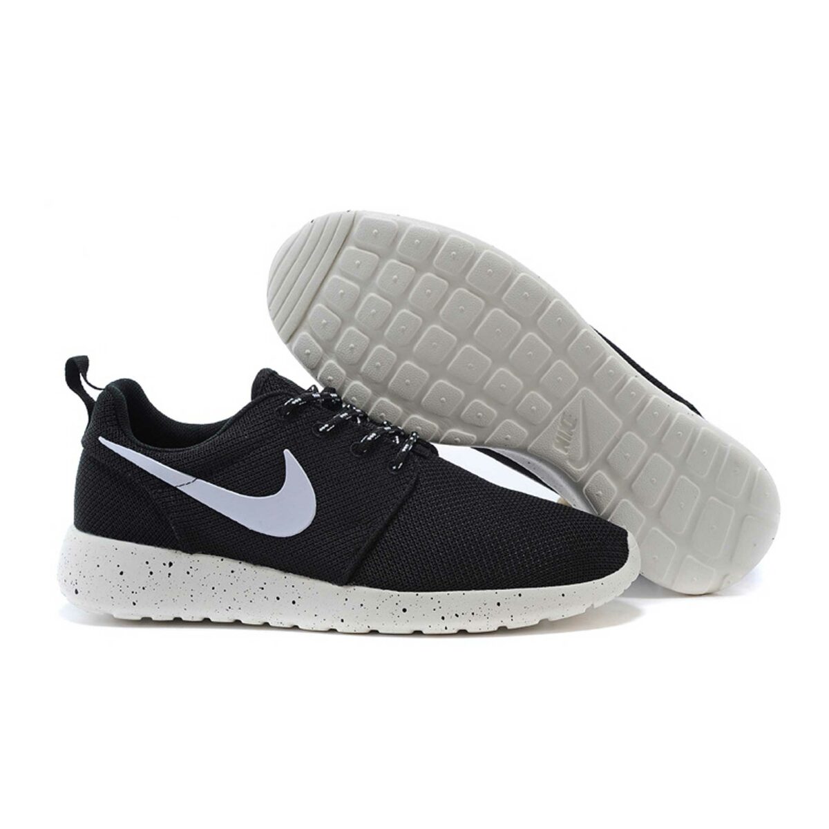 nike roshe run black and white