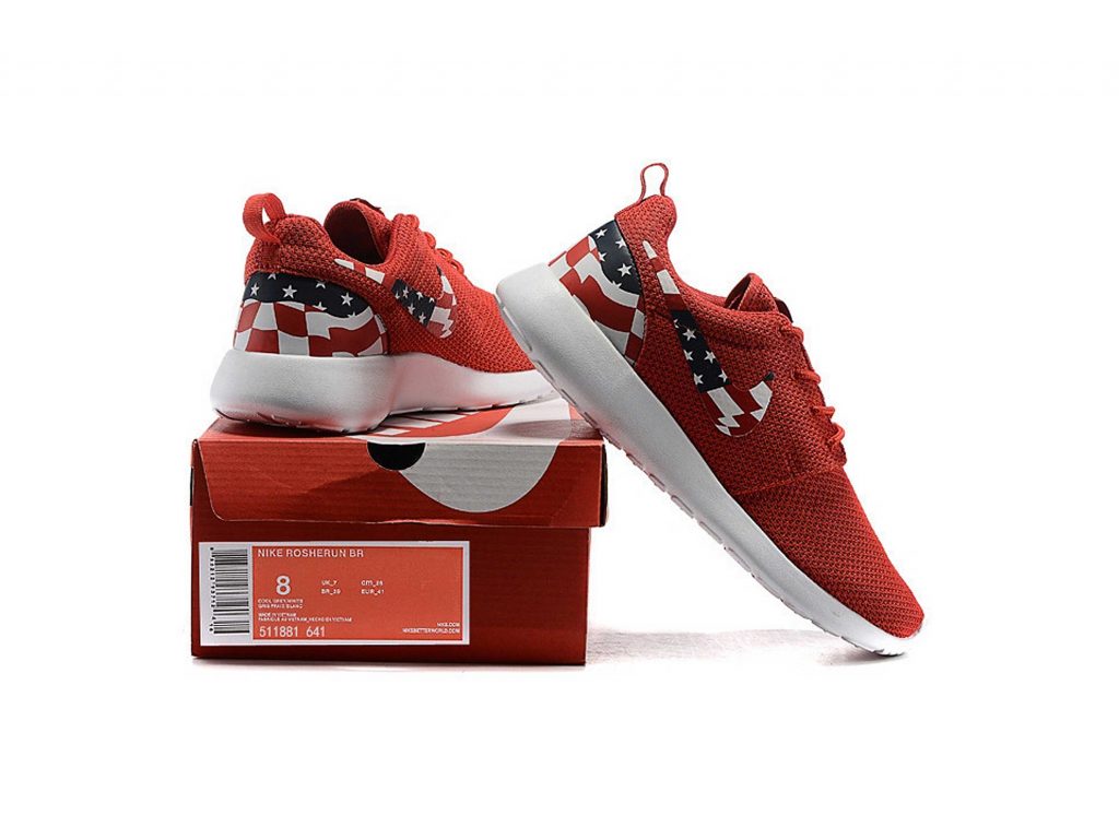 Распродажа кроссовок. Nike-Roshe-Run-Red-Silver. Кроссовки распродажа. Nike Roshe Run вязаные.